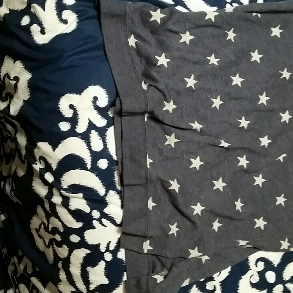 Star Patterned Tunic - Picture 3 of 4